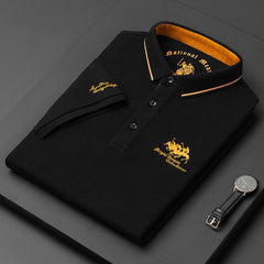 James | Trendy heren polo in Dutch in de kleur Zwart voor heren in Smart-casual stijl geschikt voor alle seizoenen.