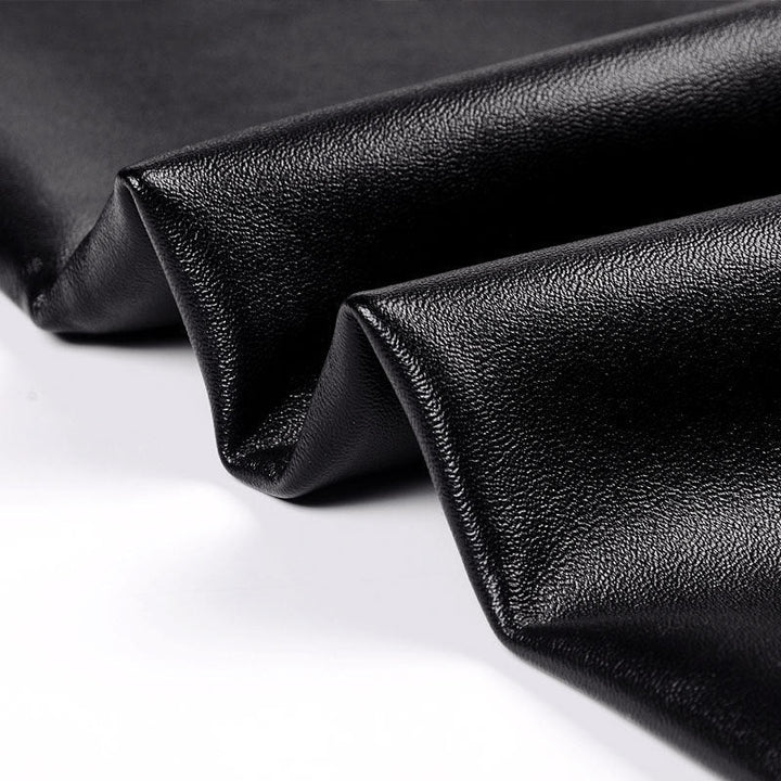 Jasmijn | Comfortabele leren legging voor vrouwen in de kleur Zwart voor dames in stijl ideaal voor de herfst.