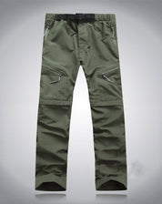 Ontdek de veelzijdige Jasper afritsbroek, de perfecte mix van comfort en functionaliteit, speciaal ontworpen als outdoor kleding voor heren. Deze broek is ideaal voor diverse activiteiten, van het bewandelen van paden tot het verkennen van nieuwe steden. De broek biedt een comfortabele pasvorm, premium kwaliteit en is praktisch voor verschillende weersomstandigheden. Met de mogelijkheid om eenvoudig te wisselen tussen een lange broek en shorts, ben je altijd optimaal gekleed.