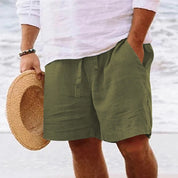 Stijlvolle linnen heren short, perfecte toevoeging aan je zomerse garderobe. Gemaakt van verkoelende en comfortabele linnen stof, met een tijdloos ontwerp dat veelzijdig te combineren is voor zowel casual als meer formele gelegenheden.