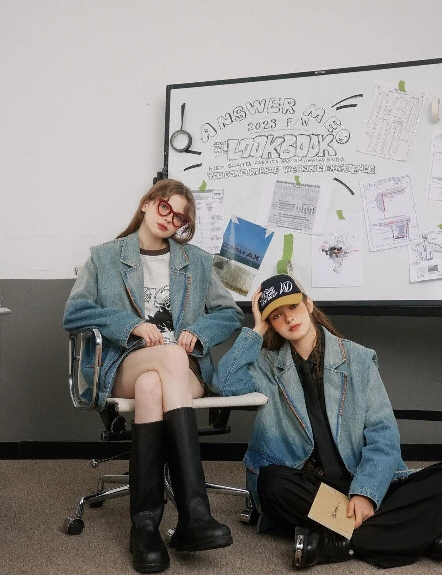 Jouje | Vintage spijkerjasje met franjes in de kleur Blauw voor dames in Heritage stijl ideaal voor de herfst.