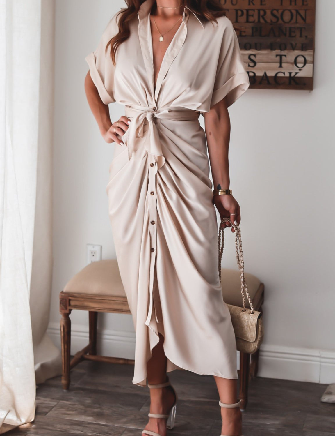 Julia | Stijlvolle avondjurk in de kleur Goud voor dames in Party stijl ideaal voor de zomer.