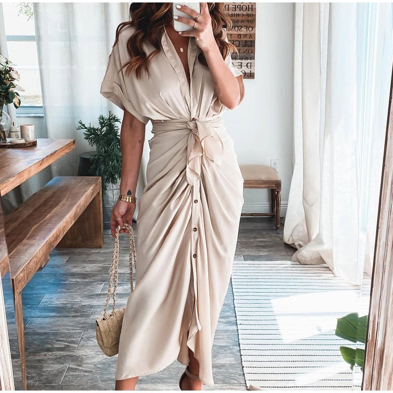 Julia | Stijlvolle avondjurk in de kleur Goud voor dames in Party stijl ideaal voor de zomer.