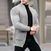 Julius | Warm gebreide slim-fit vest voor mannen in de kleur Lichtgrijs voor heren in Formal stijl geschikt voor alle seizoenen.