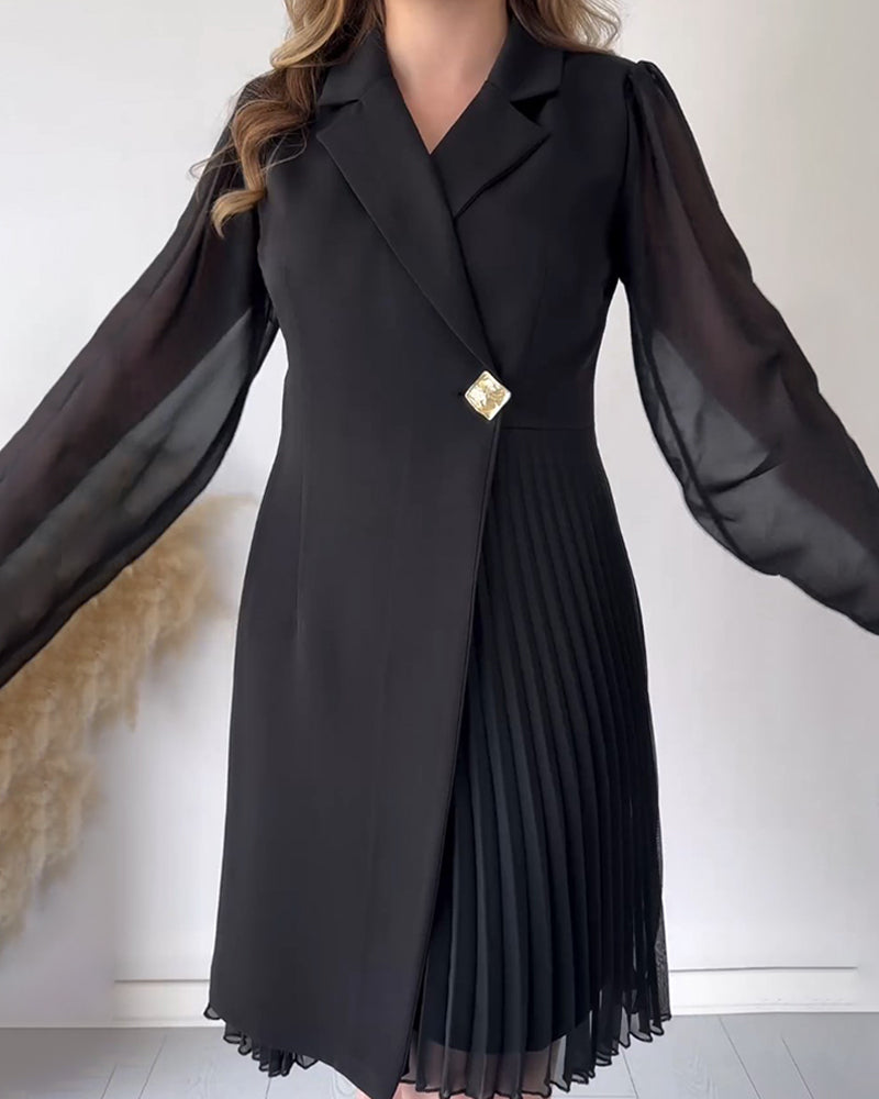 Jurk met gouden gesp in de kleur Zwart voor dames in stijl ideaal voor de herfst.