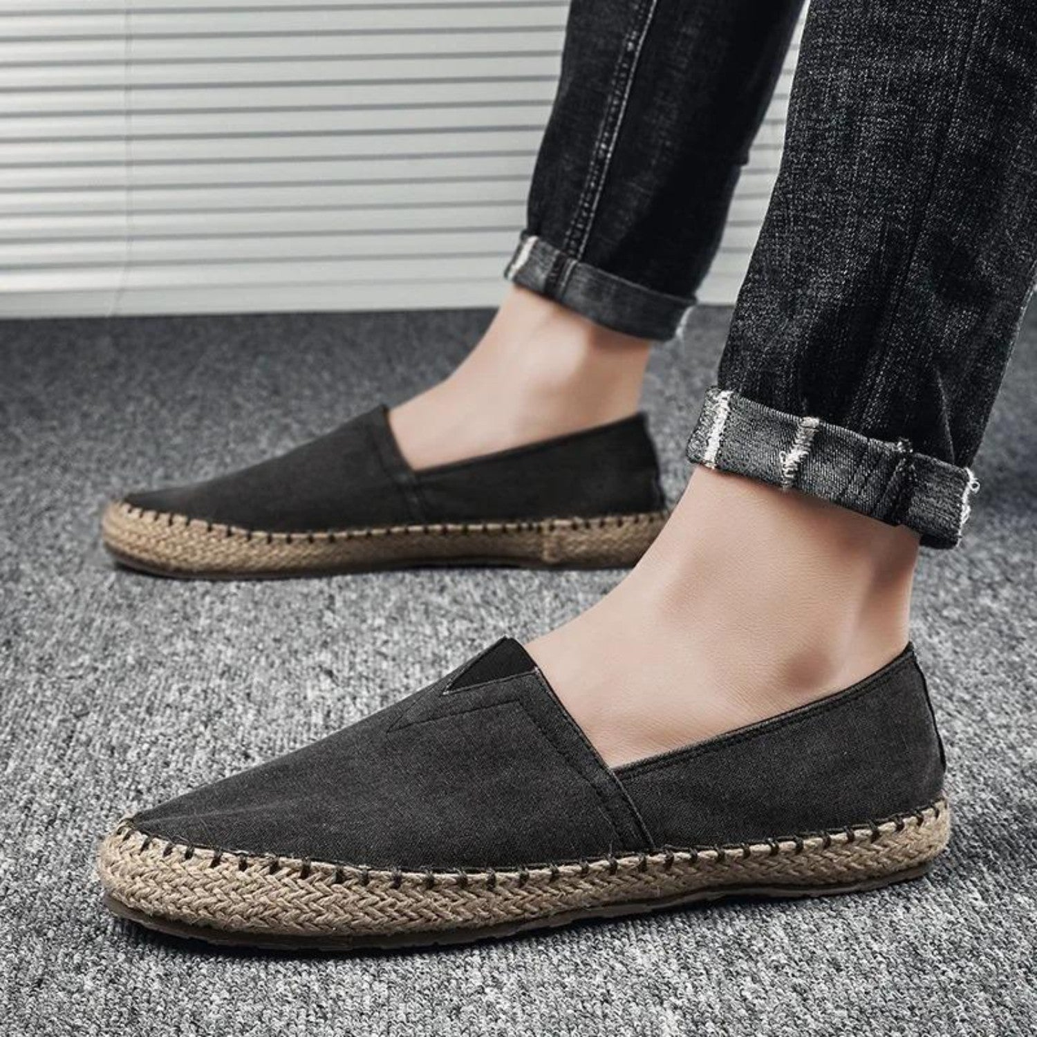 Karin | Moccasins stijl espadrilles in contrasterende canvas stof in de kleur Zwart voor dames in Beach stijl ideaal voor de zomer.