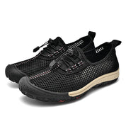 Kevin | Ademende zomer outdoor schoenen in de kleur Zwart voor heren in Outdoor stijl ideaal voor de zomer.