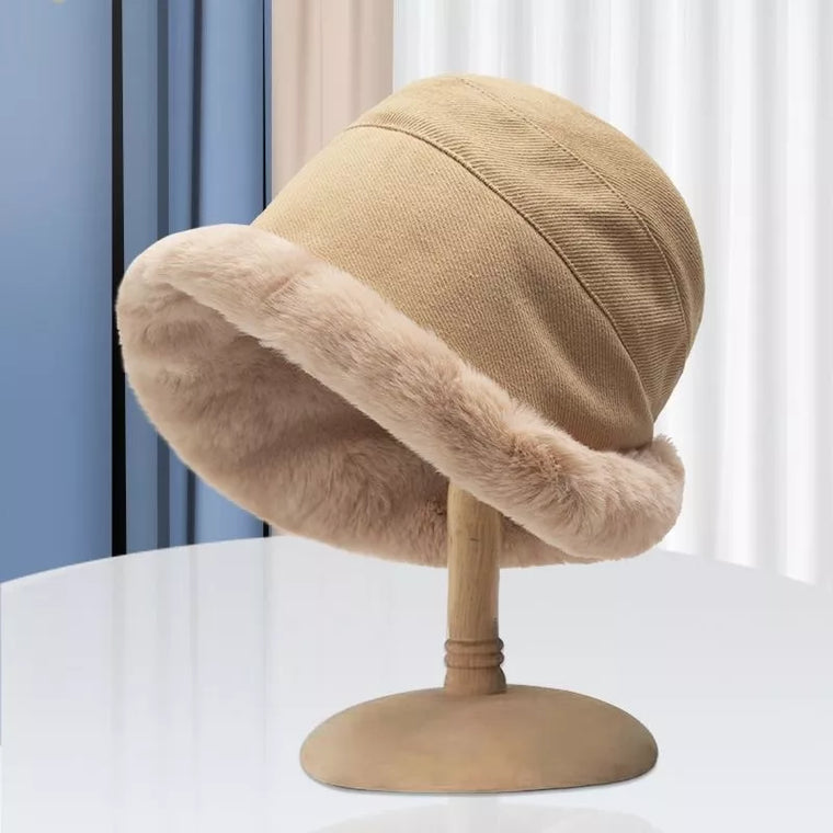 Klara | Klassiek & stijlvol winter vissershoedje in de kleur Khaki voor dames in Heritage stijl ideaal voor de winter