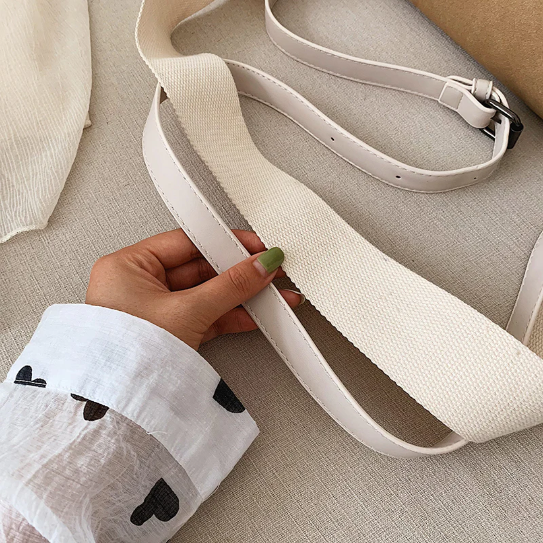 Kristel Crossbody Tas | Met handige flip-opening in de kleur Khaki voor dames in stijl geschikt voor alle seizoenen.