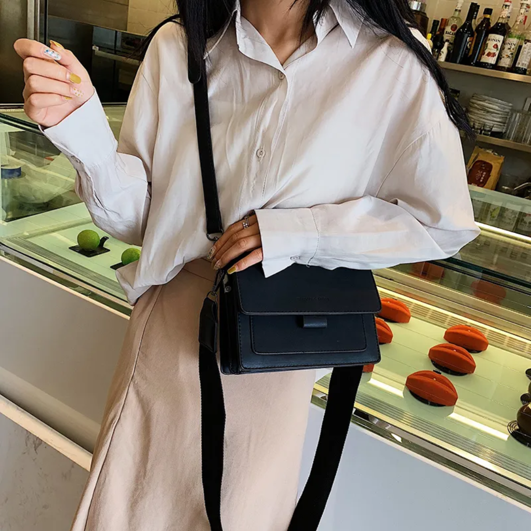 Kristel Crossbody Tas | Met handige flip-opening in de kleur Khaki voor dames in stijl geschikt voor alle seizoenen.