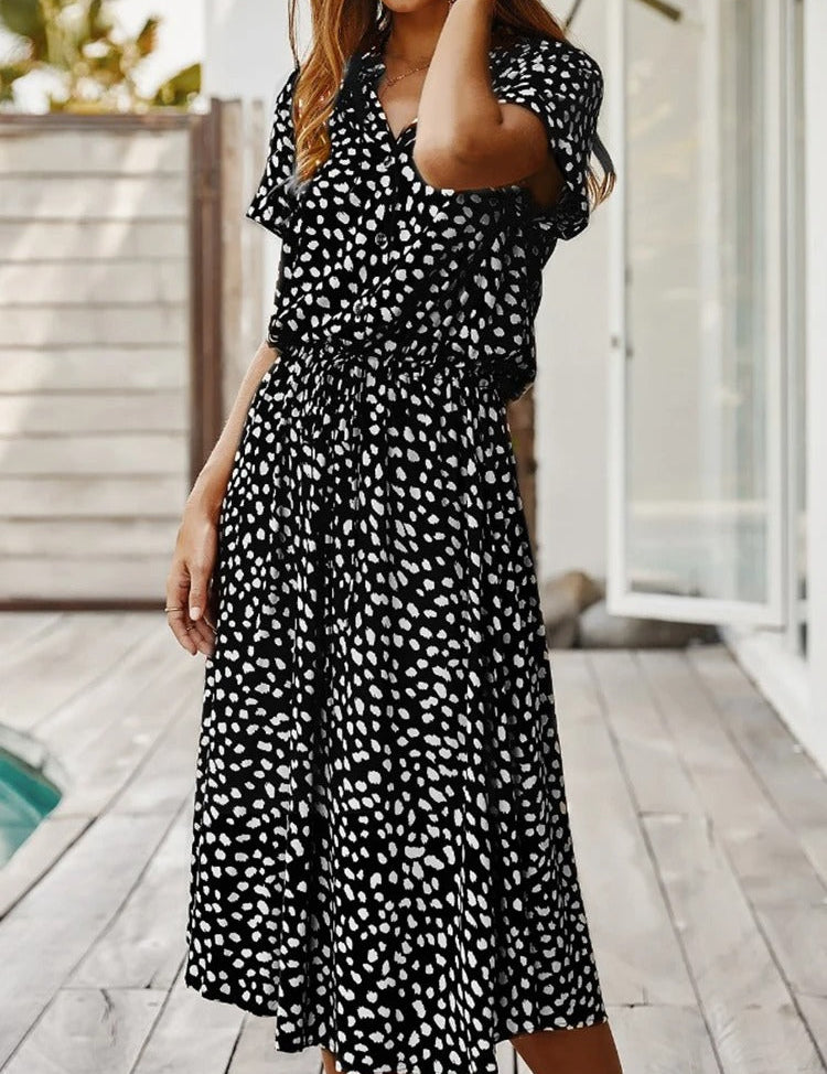 Een perfecte combinatie van elegantie en comfort voor elke gelegenheid. Deze jurk heeft een stijlvol ontwerp, is gemaakt van luchtig materiaal en is ideaal voor warmere dagen. Geraffineerde print voor een trendy uitstraling, lichtgewicht en ademend voor maximaal comfort, evenals hoge kwaliteit en duurzaamheid voor langdurig gebruik. Geschikt voor diverse zomerse activiteiten. Maattabel beschikbaar voor verschillende maten.