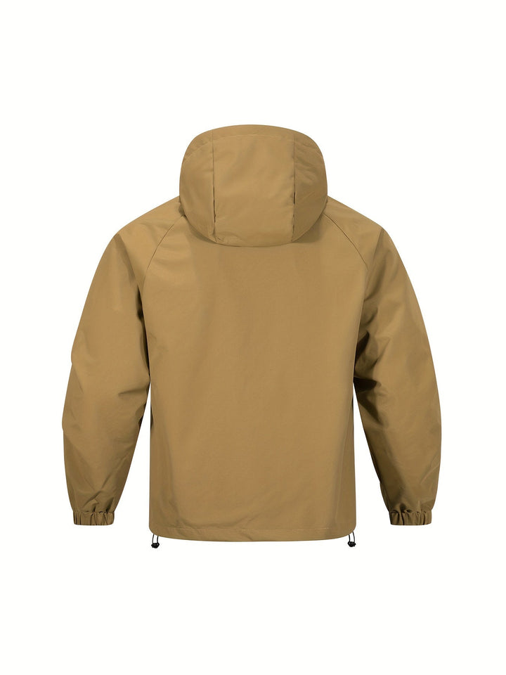 Een must-have voor mannen op zoek naar een casual jas met bescherming tegen wisselvallig weer. Deze windbreaker biedt comfort en stijl met een halve ritssluiting en capuchon, perfect voor dagelijks gebruik en outdoor activiteiten. Gemaakt van 100% polyester voor duurzaamheid en comfort.