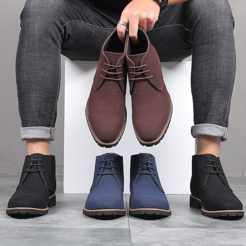 Laurens | Leren schoenen voor mannen van rundsuèdeleer in de kleur Zwart voor heren in stijl ideaal voor de lente.