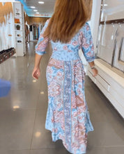 Leuke V-hals Jurk met print en A-lijn in de kleur Blauw voor dames in stijl ideaal voor de lente.