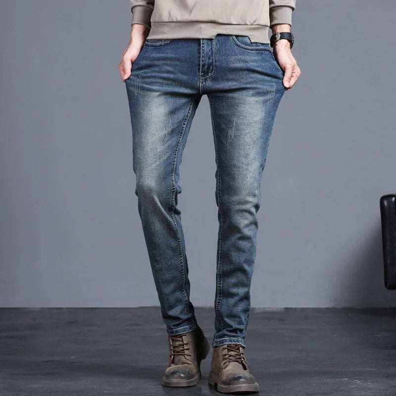 Liam | Trendy bikerjeans voor mannen in de kleur Blauw voor heren in stijl ideaal voor de herfst.
