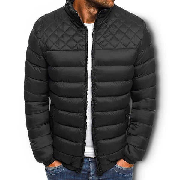 Lichte donsjas met ruiten op de schouders in de kleur Zwart voor heren in Outdoor stijl ideaal voor de winter