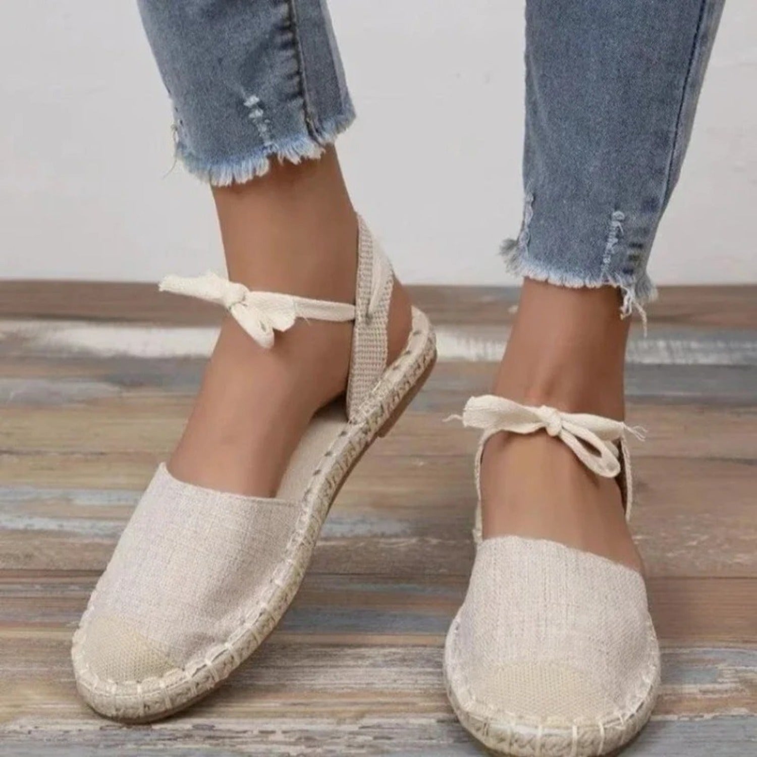 Lieke | Canvas espadrilles met enkelbandje in de kleur Bruin voor dames in Beach stijl ideaal voor de zomer.
