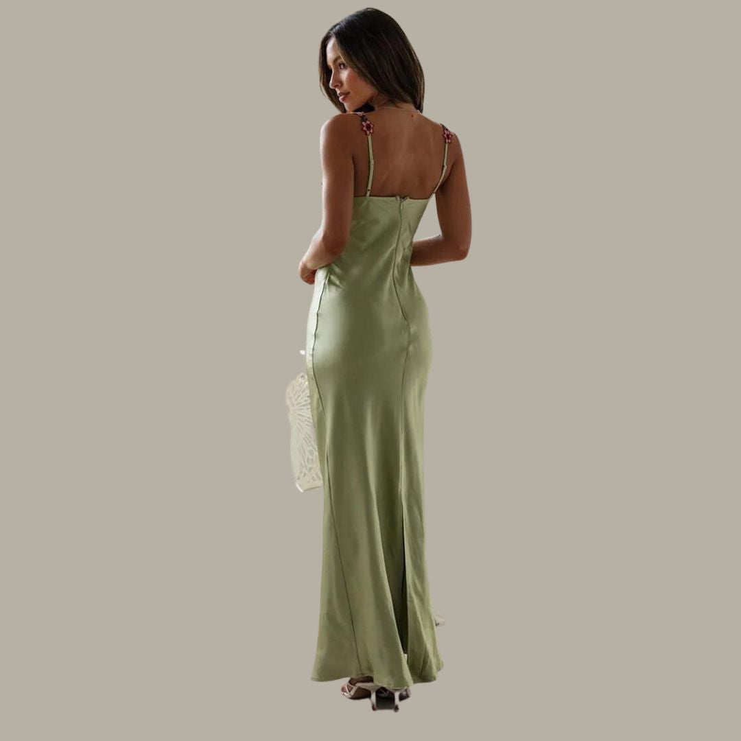 Lila | Zijden Slipjurk in de kleur Groen voor dames in stijl ideaal voor de lente.