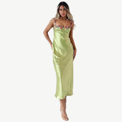 Lila | Zijden Slipjurk in de kleur Groen voor dames in stijl ideaal voor de lente.