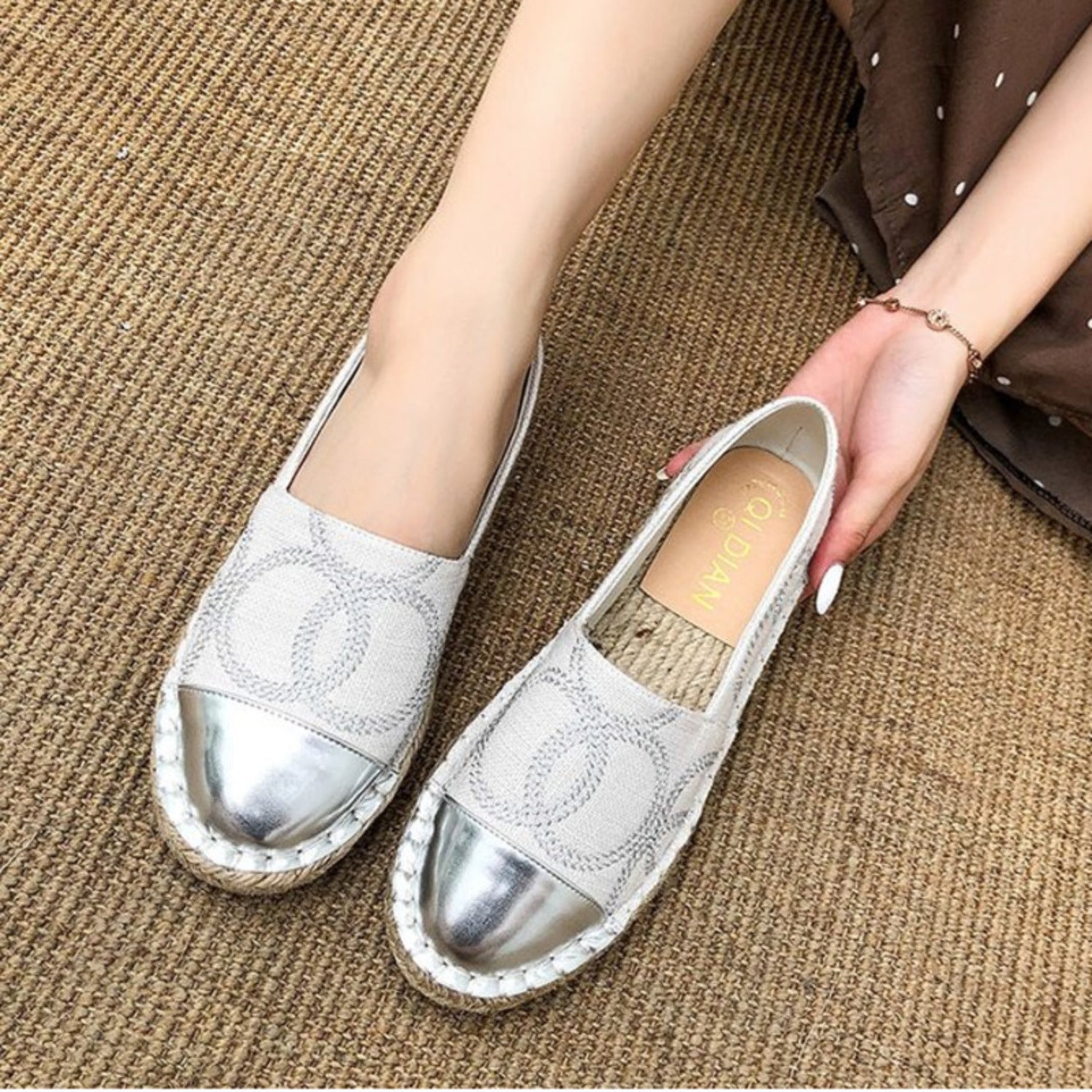 Lisa | Leren espadrilles met contrasterende patch in de kleur Grijs voor dames in Beach stijl ideaal voor de zomer.