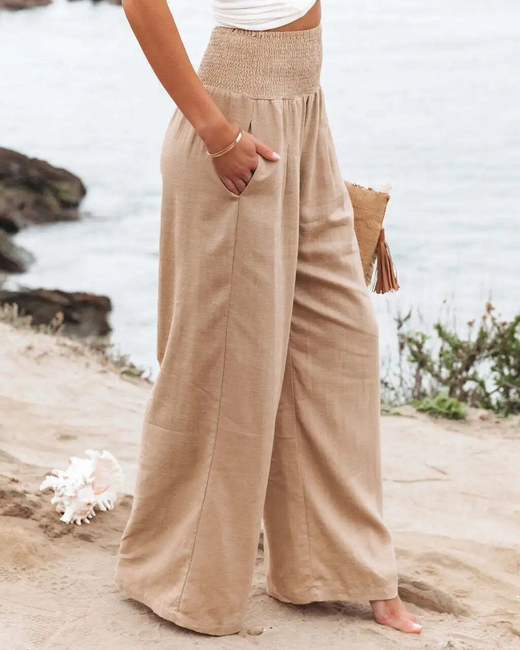 Lise | Zomerse linnen broek in de kleur Khaki voor dames in stijl ideaal voor de zomer.