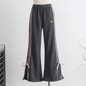 Liselotte | Joggingbroek met wijde pijpen in de kleur Grijs voor dames in Lounge stijl ideaal voor de lente.