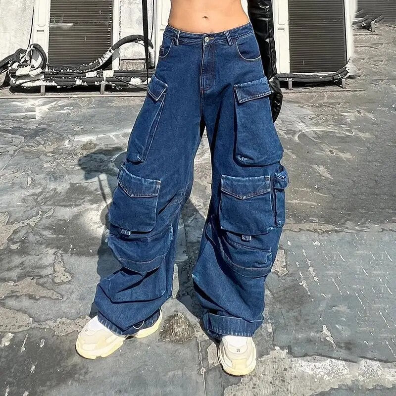 Liv | Wijde Pijpen Jeans met Distressed Details in de kleur Blauw voor dames in stijl geschikt voor alle seizoenen.