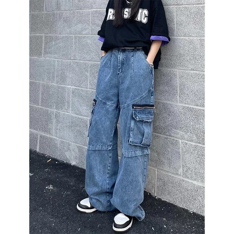 Liv | Wijde Pijpen Jeans met Distressed Details in de kleur Lichtblauw voor dames in stijl geschikt voor alle seizoenen.