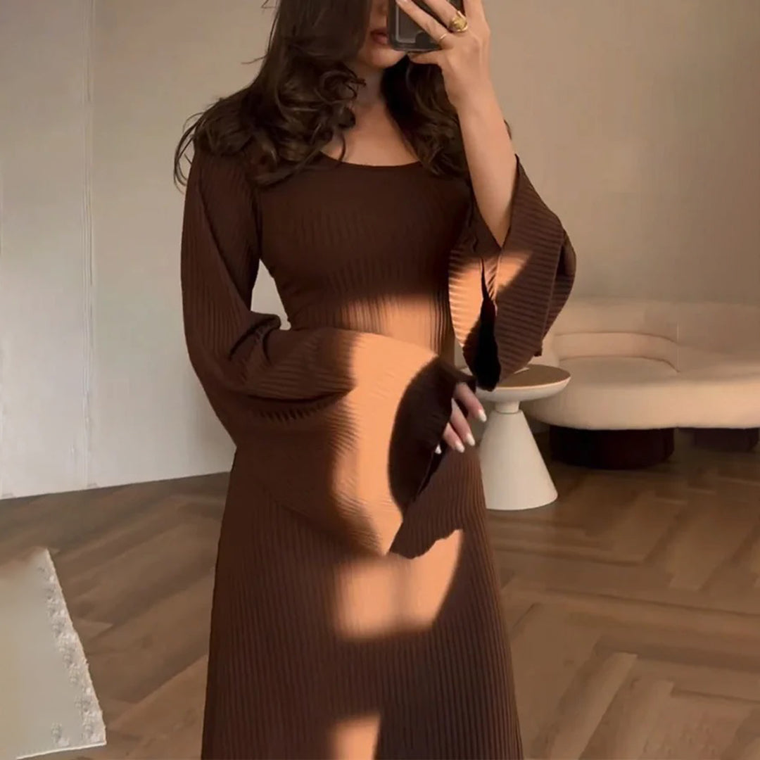 Livia | Stijlvolle gebreide jurk in de kleur Paars voor dames in stijl ideaal voor de lente.