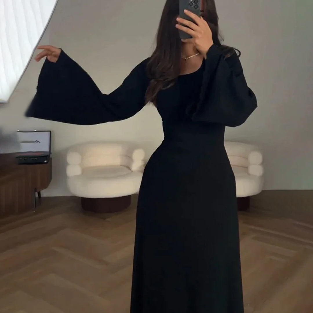 Livia | Stijlvolle gebreide jurk in de kleur Zwart voor dames in stijl ideaal voor de lente.