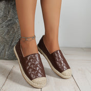 Lobke | Ademende espadrilles met gevlochten touw patch in de kleur Bruin voor dames in Beach stijl ideaal voor de zomer.