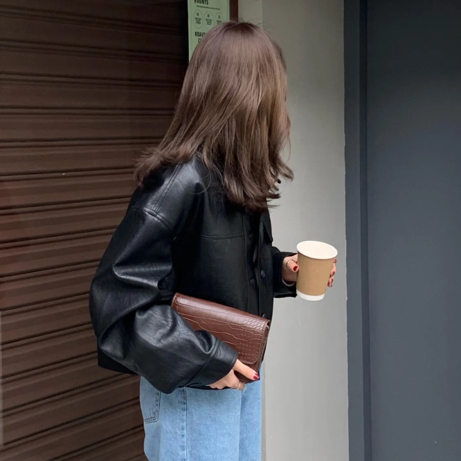 Loïs | Klassiek lereen damesjack met knopen in de kleur Zwart voor dames in Heritage stijl ideaal voor de herfst.