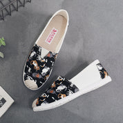 Loïs | Platte canvas espadrilles met boheemse print in de kleur Zwart voor dames in Beach stijl ideaal voor de zomer.