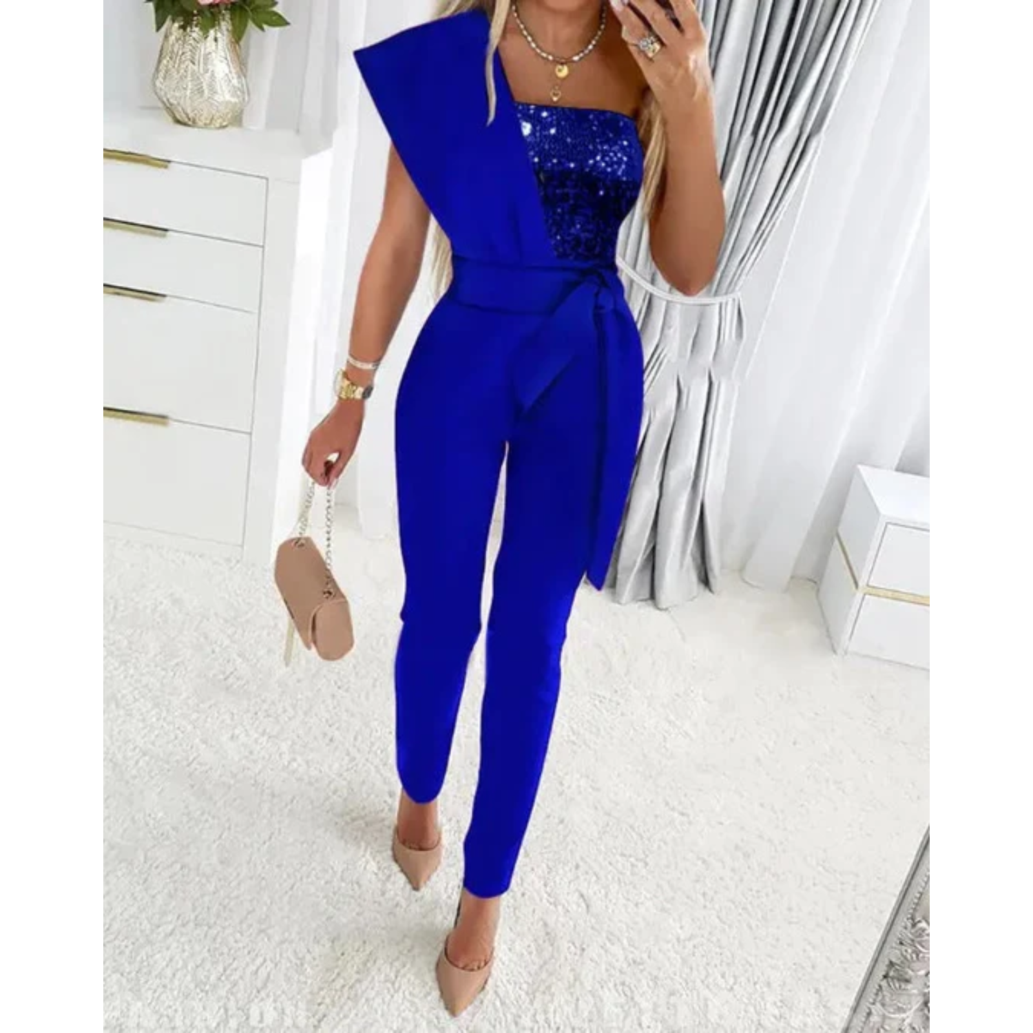 Lotte | Glanzende dames jumpsuit met wikkel in de kleur Blauw voor dames in Party stijl ideaal voor de herfst.