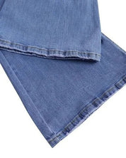 Lotte | High-Waist Spijkerbroek in stijl in de kleur Blauw voor dames in stijl ideaal voor de lente.