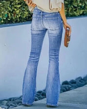 Lotte | High-Waist Spijkerbroek in stijl in de kleur Blauw voor dames in stijl ideaal voor de lente.