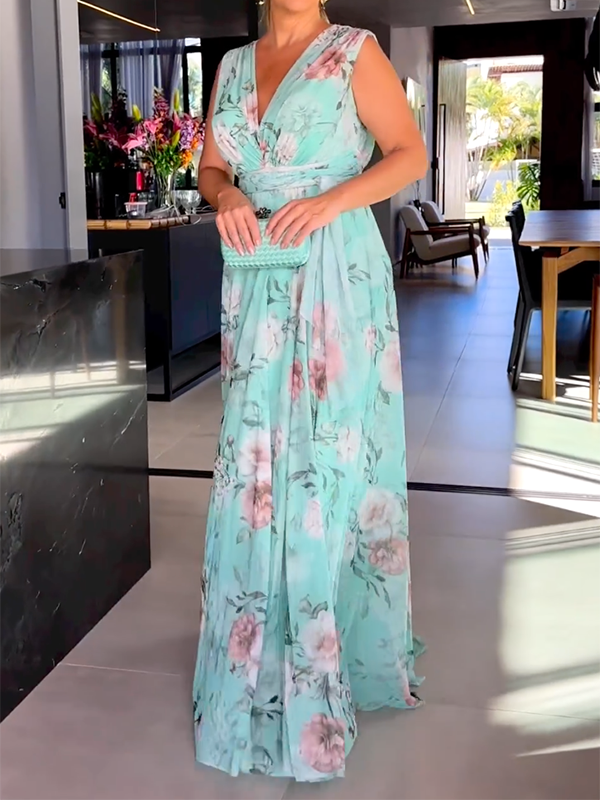 Lotte | Jurk met elegante V-halslijn in de kleur Groen voor dames in stijl ideaal voor de lente.