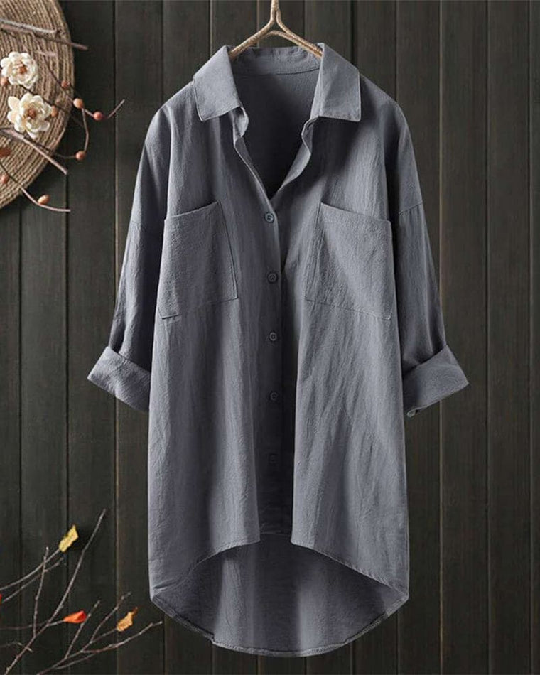 Deze blouse is een stijlvolle toevoeging aan elke outfit. Met een losvallende pasvorm en lange mouwen biedt deze blouse comfort en elegantie in één. Gemaakt van katoen en linnen, geschikt voor zowel informele als zakelijke gelegenheden.