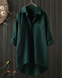 Deze blouse is een stijlvolle toevoeging aan elke outfit. Met een losvallende pasvorm en lange mouwen biedt deze blouse comfort en elegantie in één. Gemaakt van katoen en linnen, geschikt voor zowel informele als zakelijke gelegenheden.