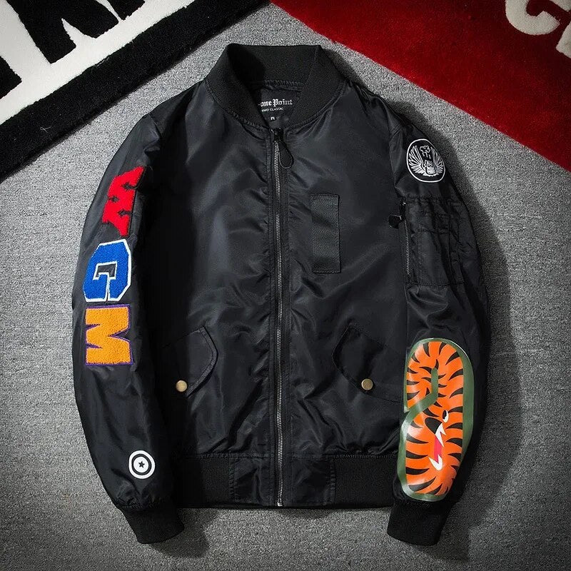 Luca | Slanke militaire bomberjas in de kleur Zwart voor heren in Streetwear stijl ideaal voor de herfst.