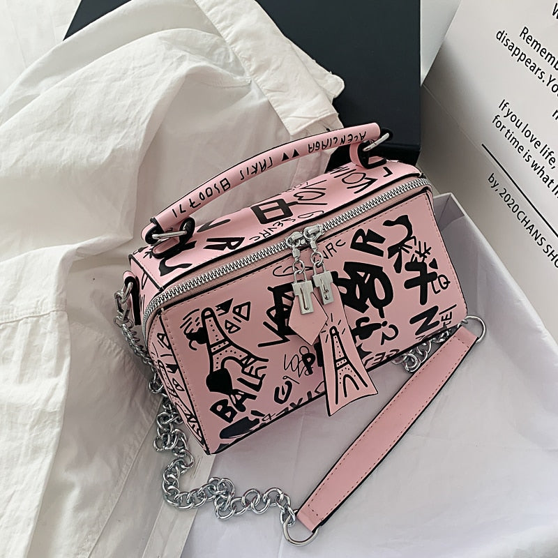 Lucy Handbag | Uniek design in de kleur Zwart voor dames in stijl geschikt voor alle seizoenen.