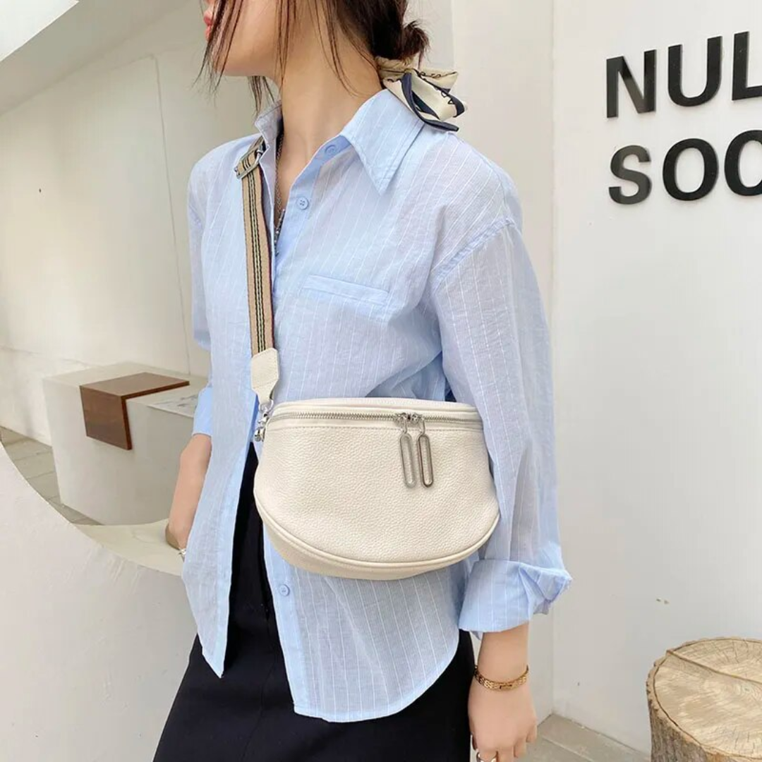 Lucy Leren Zadeltas | Schattig en trendy in de kleur Wit voor dames in stijl geschikt voor alle seizoenen.
