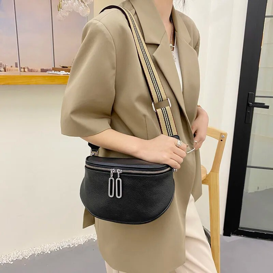 Lucy Leren Zadeltas | Schattig en trendy in de kleur Zwart voor dames in stijl geschikt voor alle seizoenen.