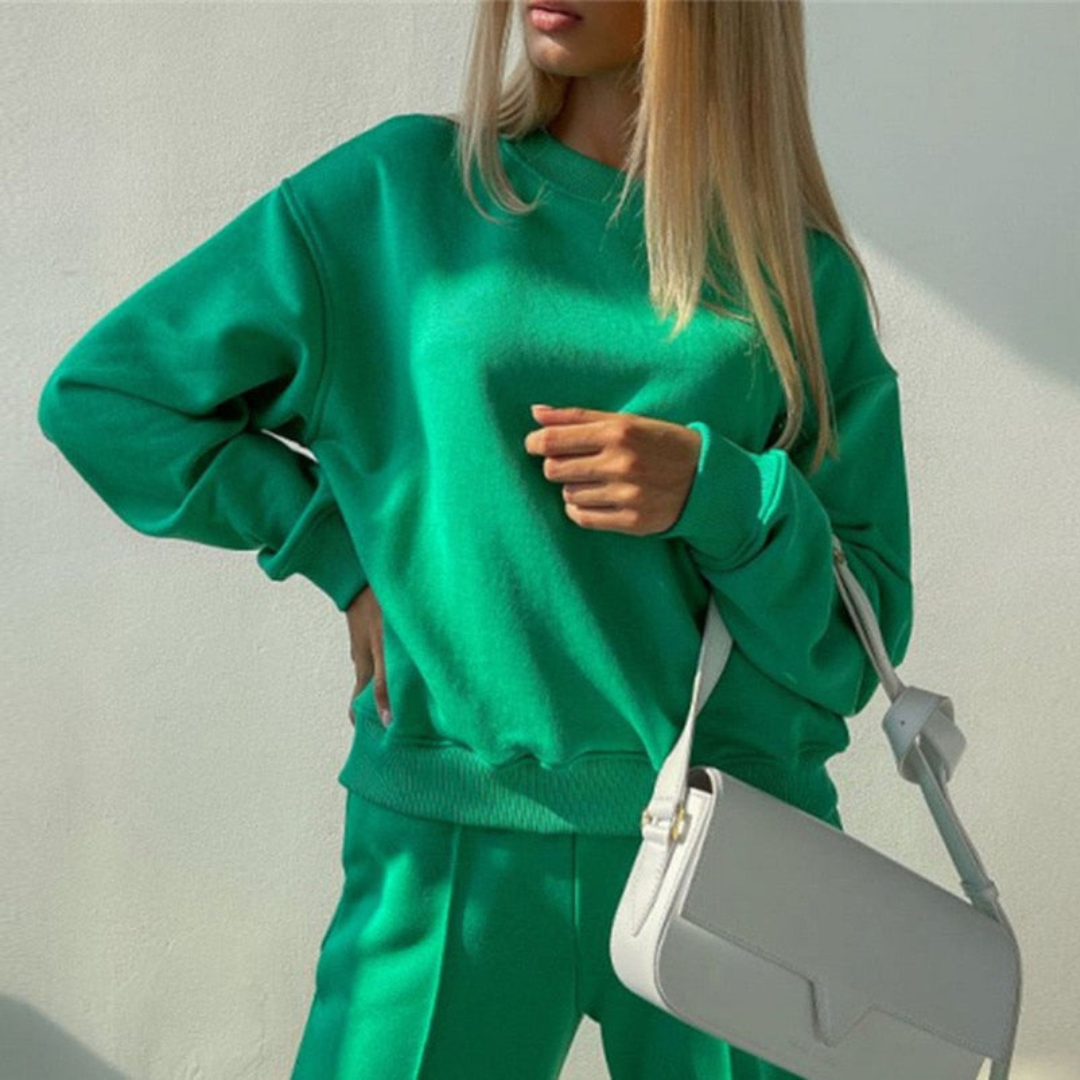 Lulu | Luxe 2-delig Joggingspak voor dames in de kleur Roze voor dames in Lounge stijl ideaal voor de winter