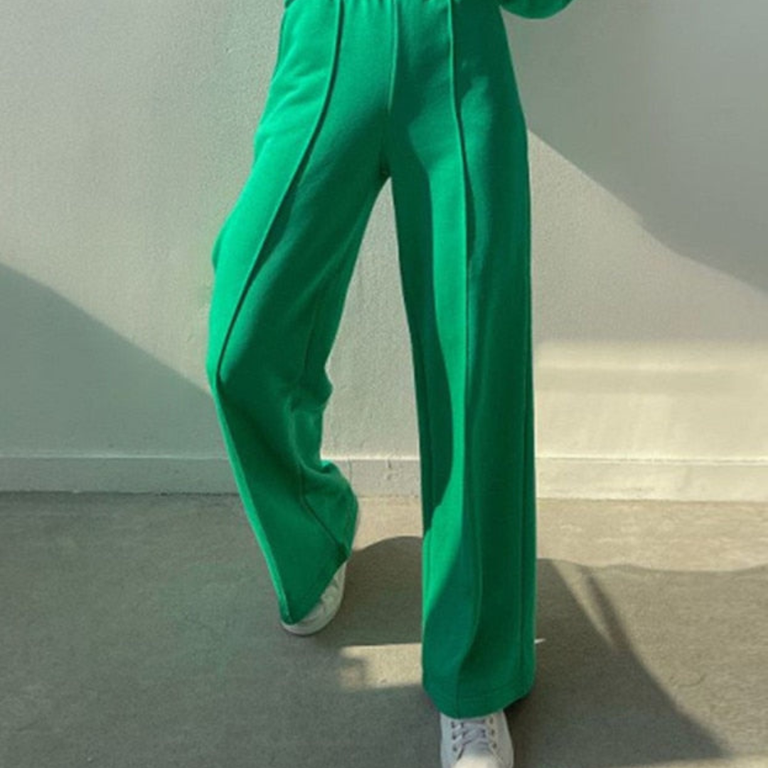 Lulu | Luxe 2-delig Joggingspak voor dames in de kleur Roze voor dames in Lounge stijl ideaal voor de winter