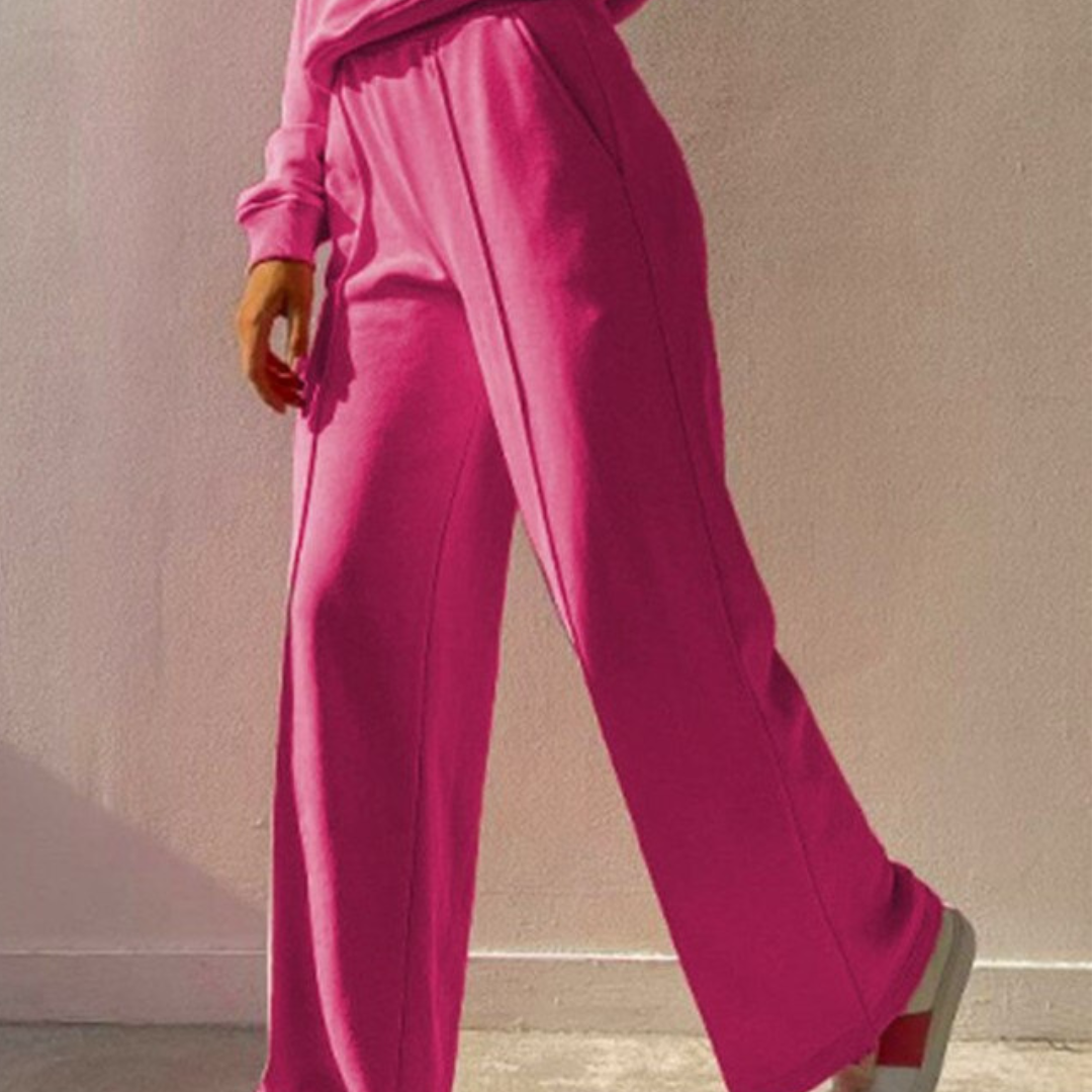 Lulu | Luxe 2-delig Joggingspak voor dames in de kleur Roze voor dames in Lounge stijl ideaal voor de winter