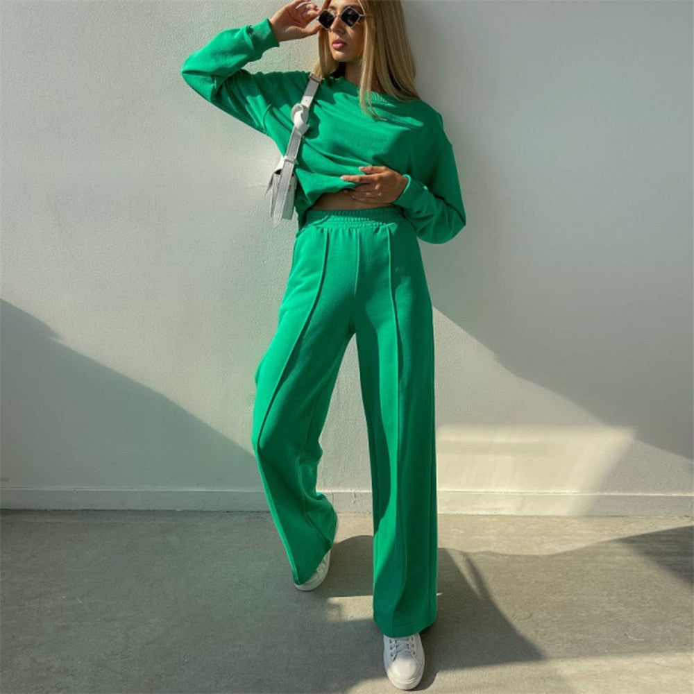 Lulu | Luxe 2-delig Joggingspak voor dames in de kleur Groen voor dames in Lounge stijl ideaal voor de winter