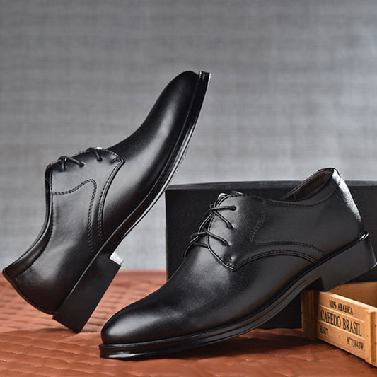 Stijlvolle en comfortabele nette veterschoenen, gemaakt van hoogwaardig matleer. Ideaal voor diverse gelegenheden en een must-have voor kwaliteit en elegantie.