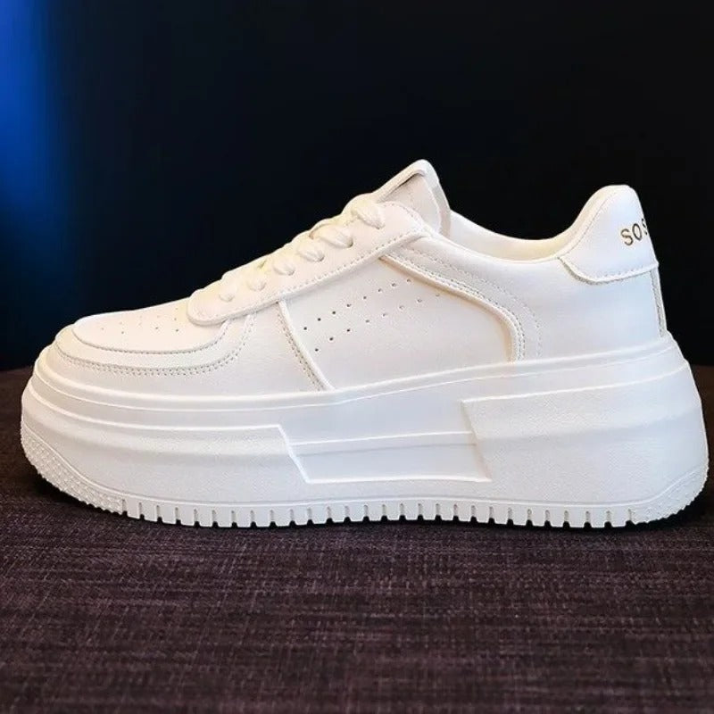 Stoere sneakers - perfect voor een trendy en comfortabele uitstraling. Ultiem comfort en modieuze stijl geven je zelfvertrouwen een boost.