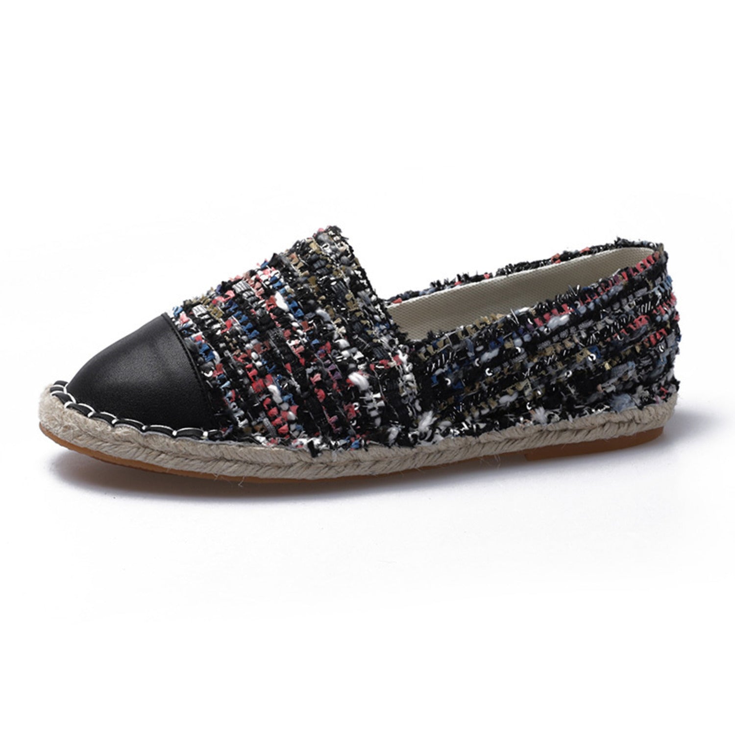Marieke | Platte canvas espadrilles met leren patch in de kleur Bruin voor dames in Beach stijl ideaal voor de zomer.